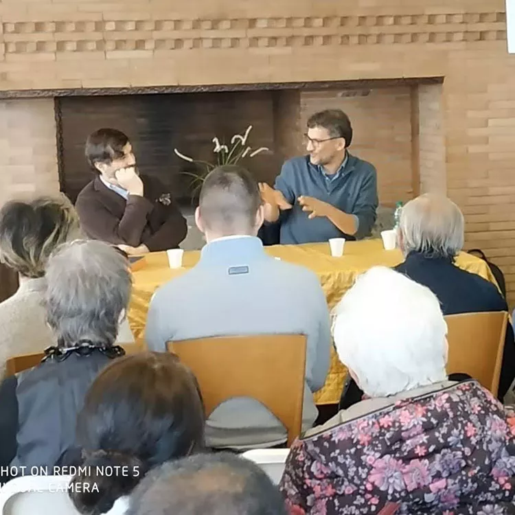 Grande partecipazione all'incontro con lo scrittore Fabio Stassi per il primo appuntamento del progetto Samadiincontra 